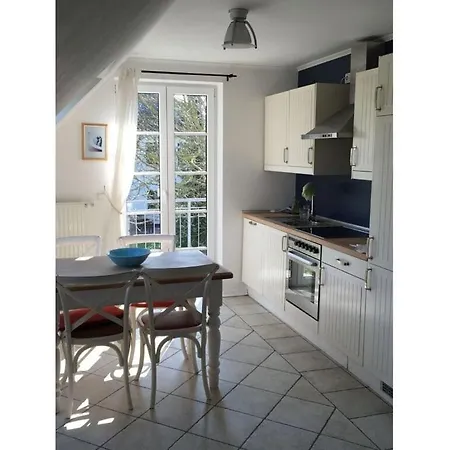 House Movennest Gross Zicker